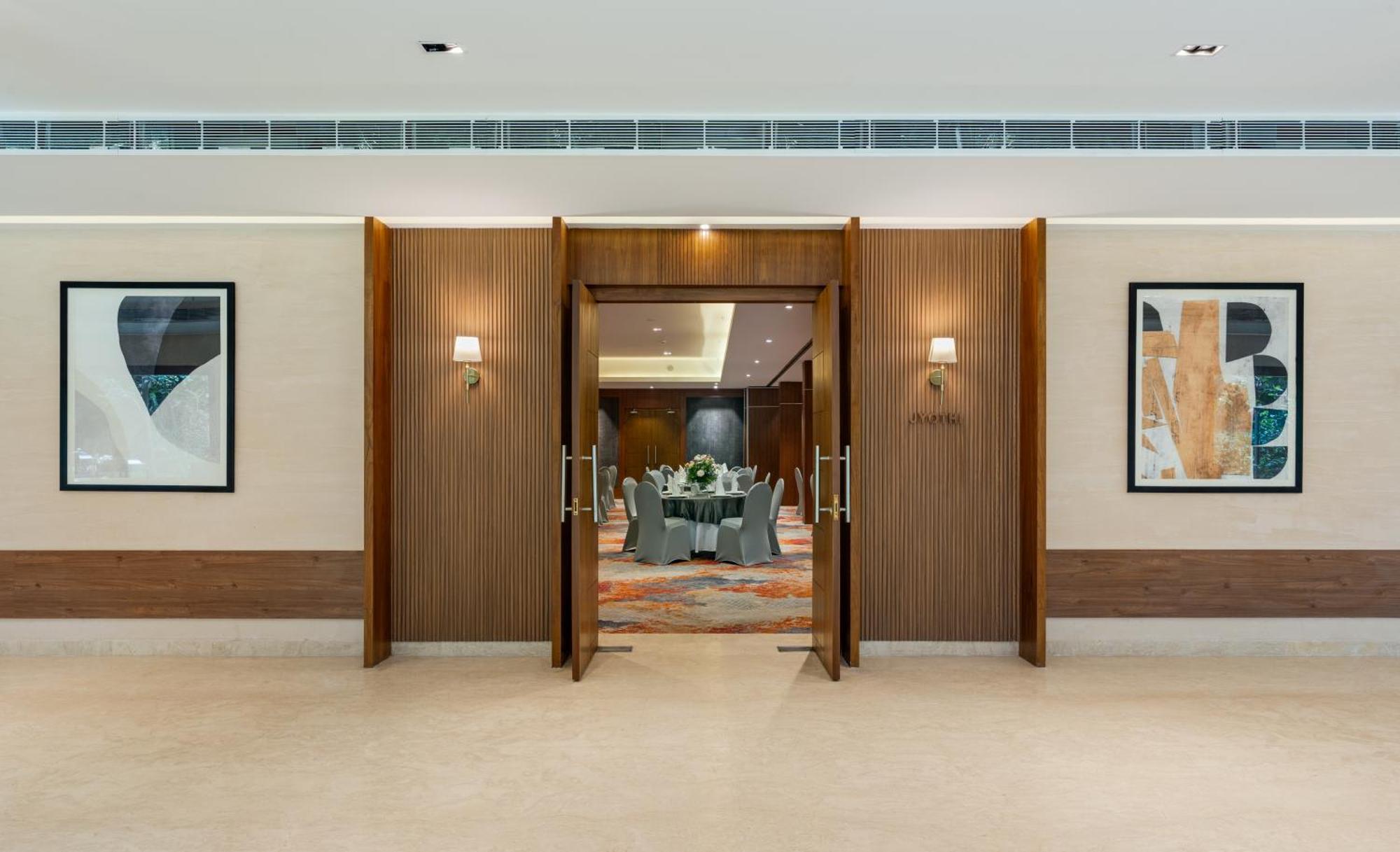 Southern Star,מייזור מראה חיצוני תמונה The entrance to the ballroom at the hotel
