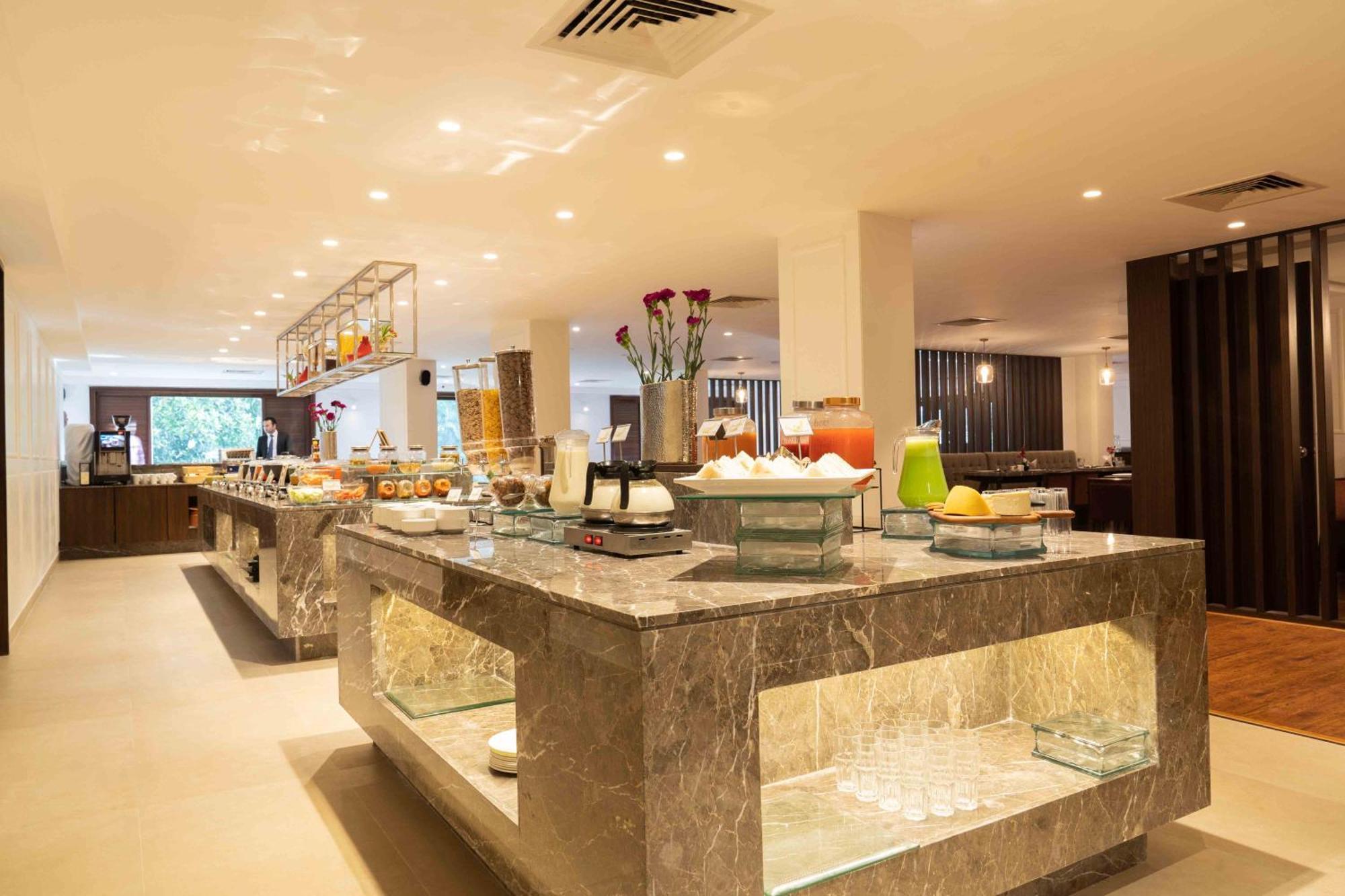 Southern Star,מייזור מראה חיצוני תמונה The buffet at the hotel