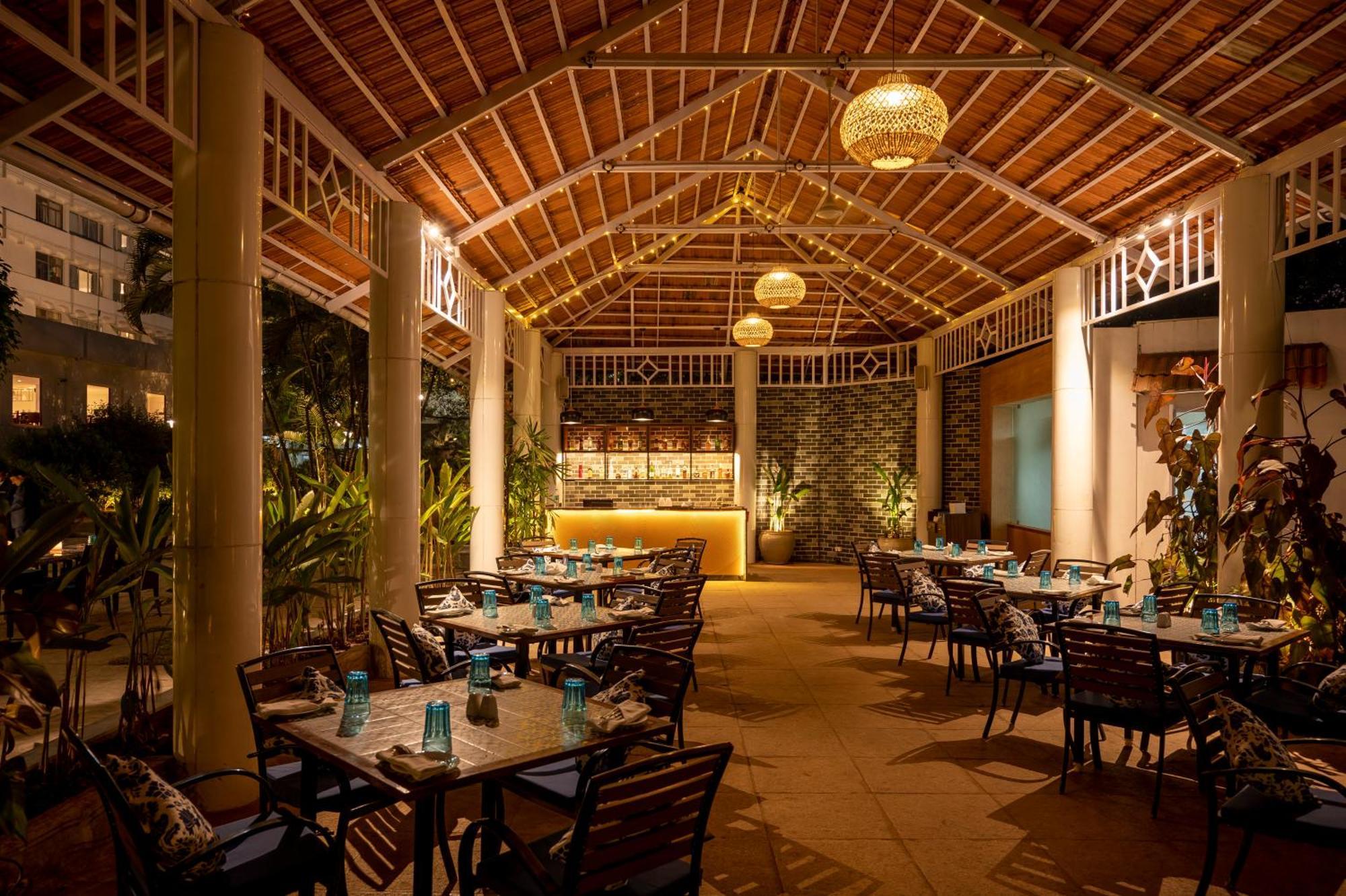 Southern Star,מייזור מראה חיצוני תמונה The interior of the restaurant