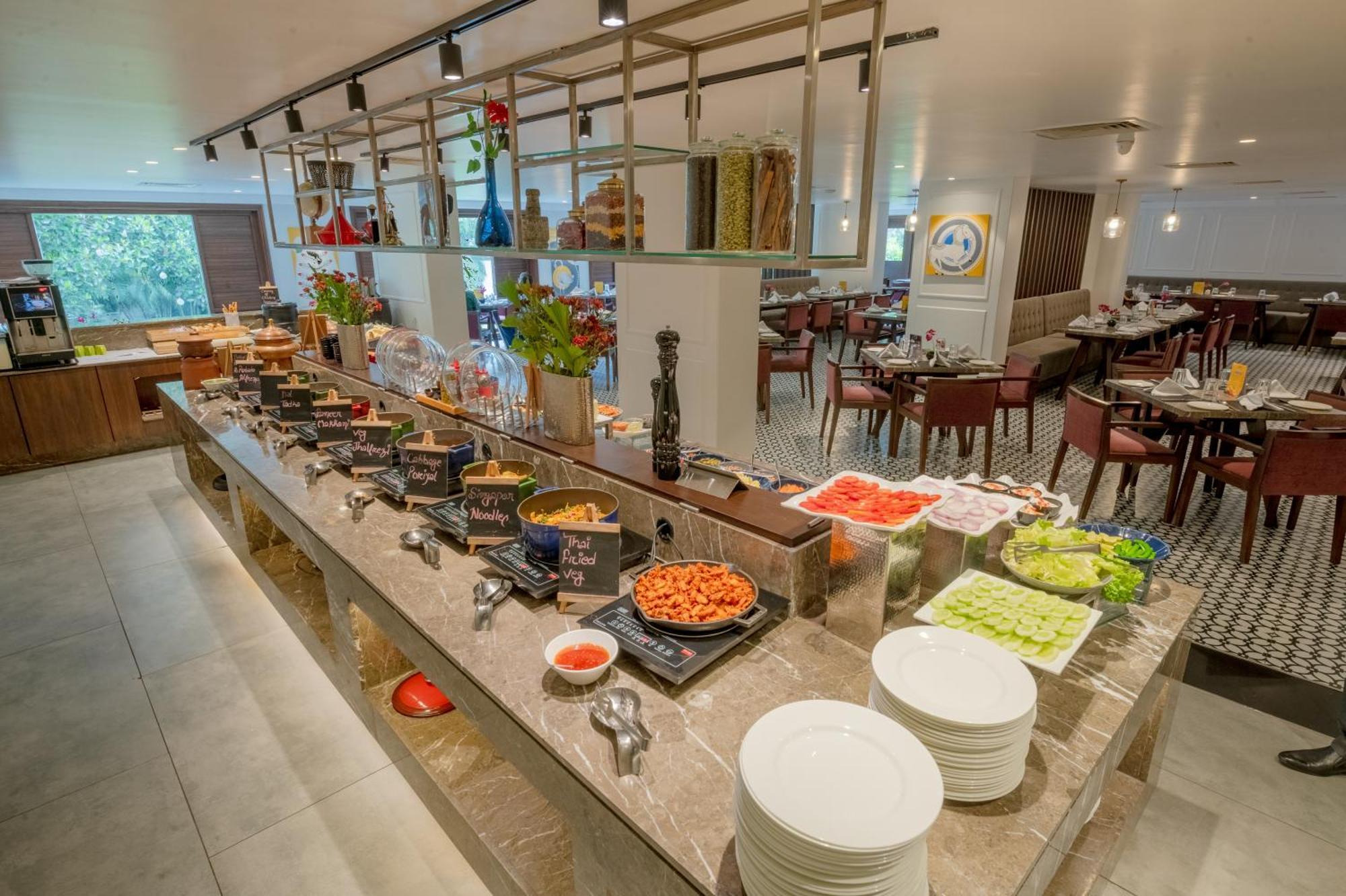 Southern Star,מייזור מראה חיצוני תמונה A buffet at a hotel