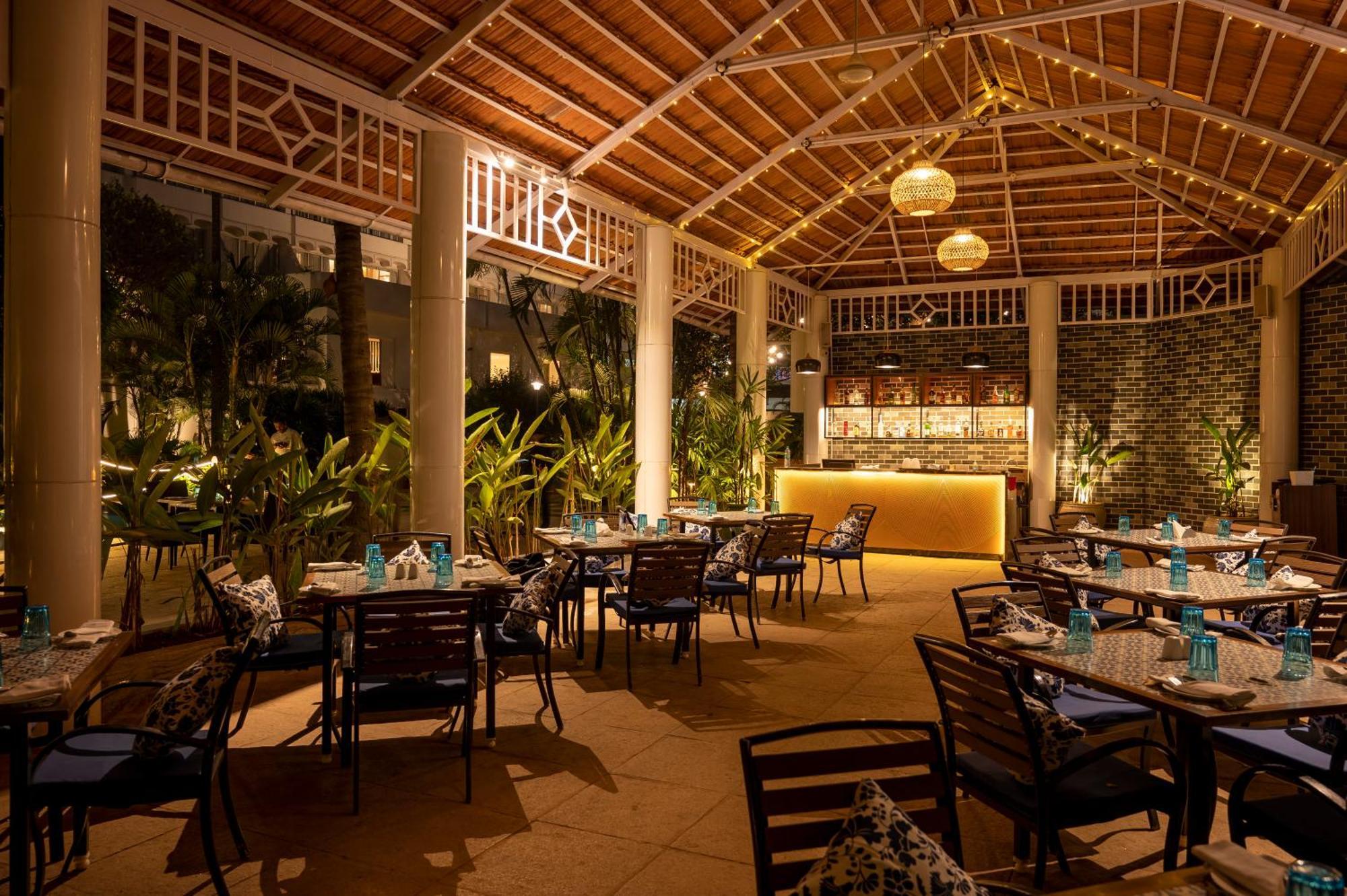 Southern Star,מייזור מראה חיצוני תמונה The interior of the restaurant